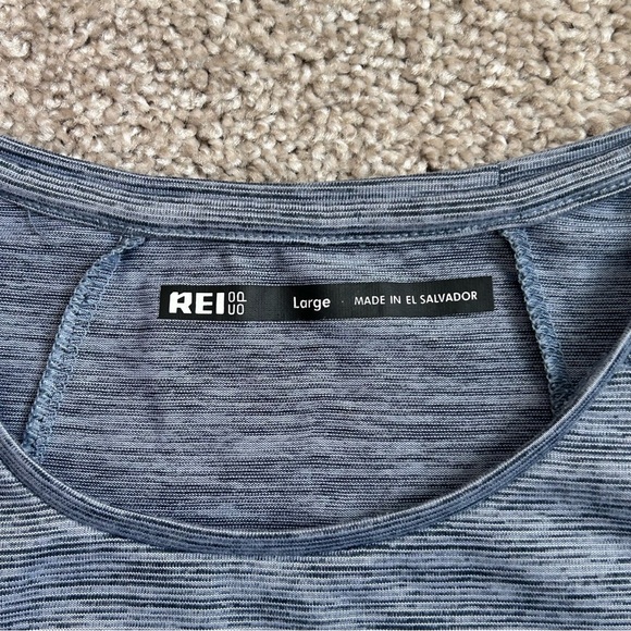 REI Women’s Top Large Blue Long Sleeve Activewear Sports Outdoor Worn Once - Picture 2 of 7